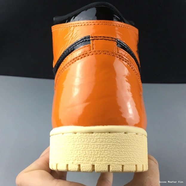 555088-028 High Air - Backboard Jordan Retro 1 3.0 Shattered 0703